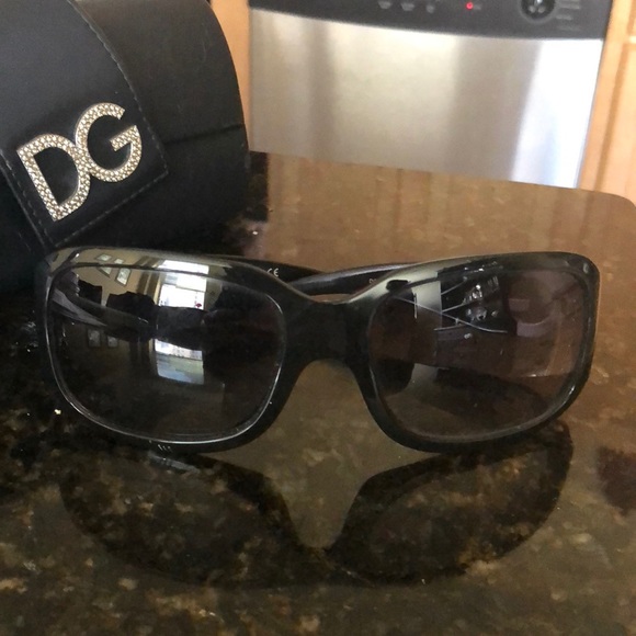 Designer sunglasses - Picture 2 of 4